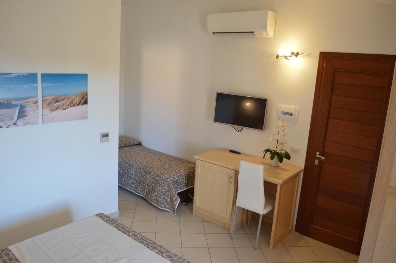 Guest Rooms Affittacamere San Teodoro  Ngoại thất bức ảnh