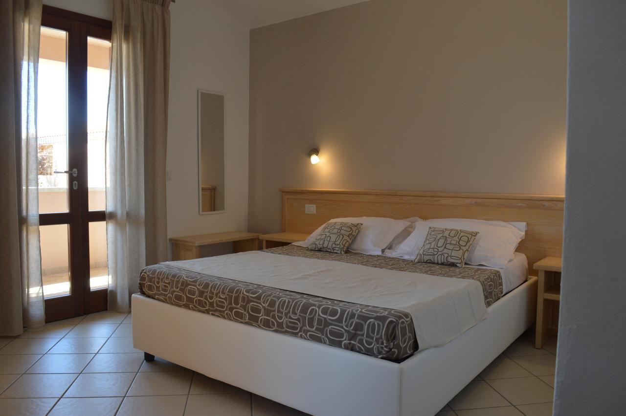 Guest Rooms Affittacamere San Teodoro  Ngoại thất bức ảnh