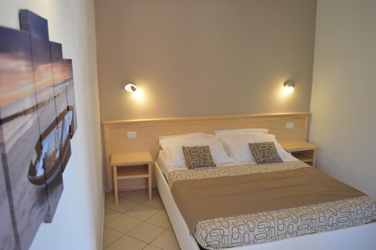 Guest Rooms Affittacamere San Teodoro  Ngoại thất bức ảnh