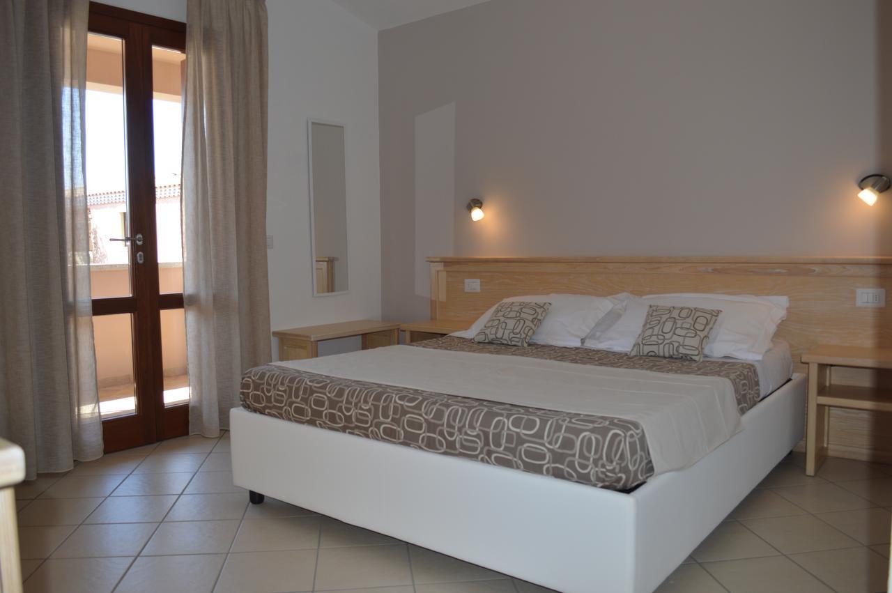 Guest Rooms Affittacamere San Teodoro  Ngoại thất bức ảnh