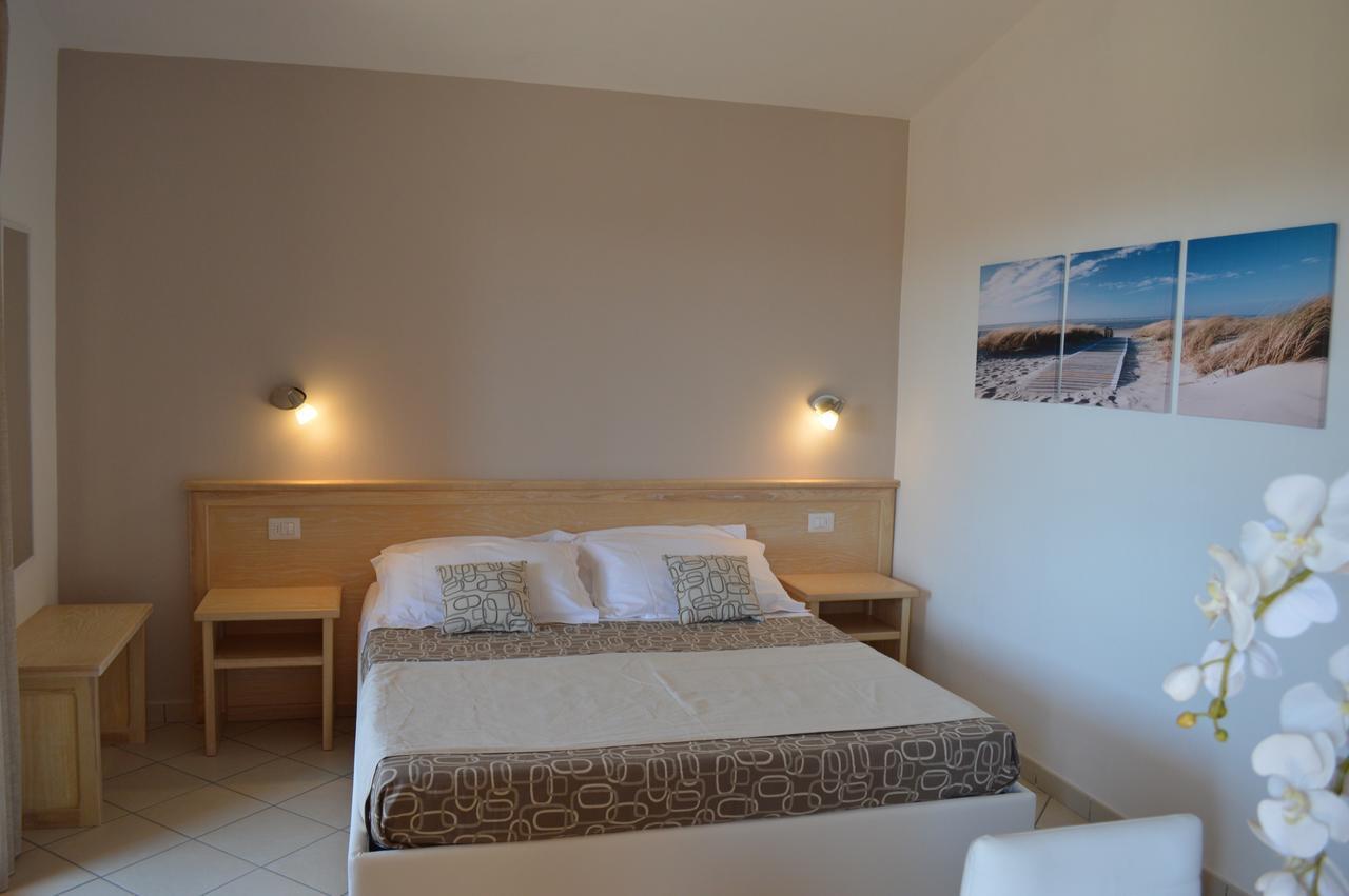 Guest Rooms Affittacamere San Teodoro  Ngoại thất bức ảnh