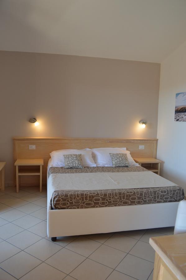 Guest Rooms Affittacamere San Teodoro  Ngoại thất bức ảnh