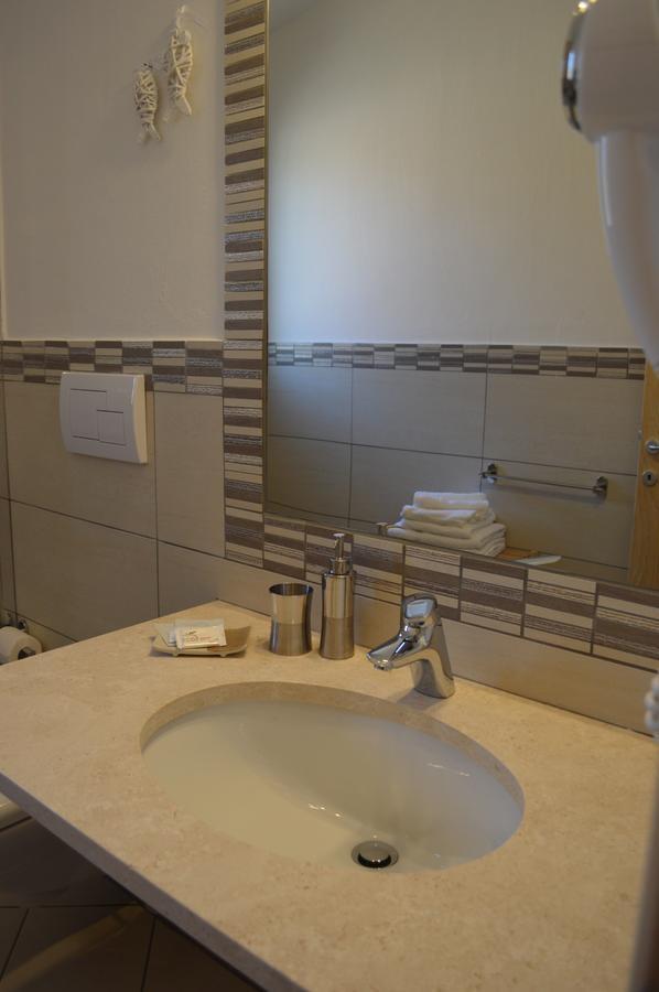 Guest Rooms Affittacamere San Teodoro  Ngoại thất bức ảnh