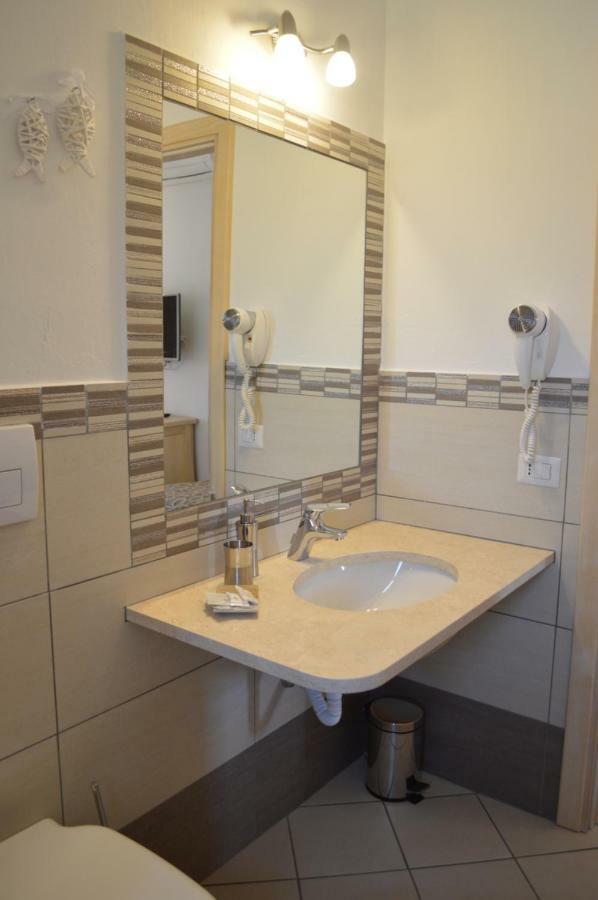 Guest Rooms Affittacamere San Teodoro  Ngoại thất bức ảnh